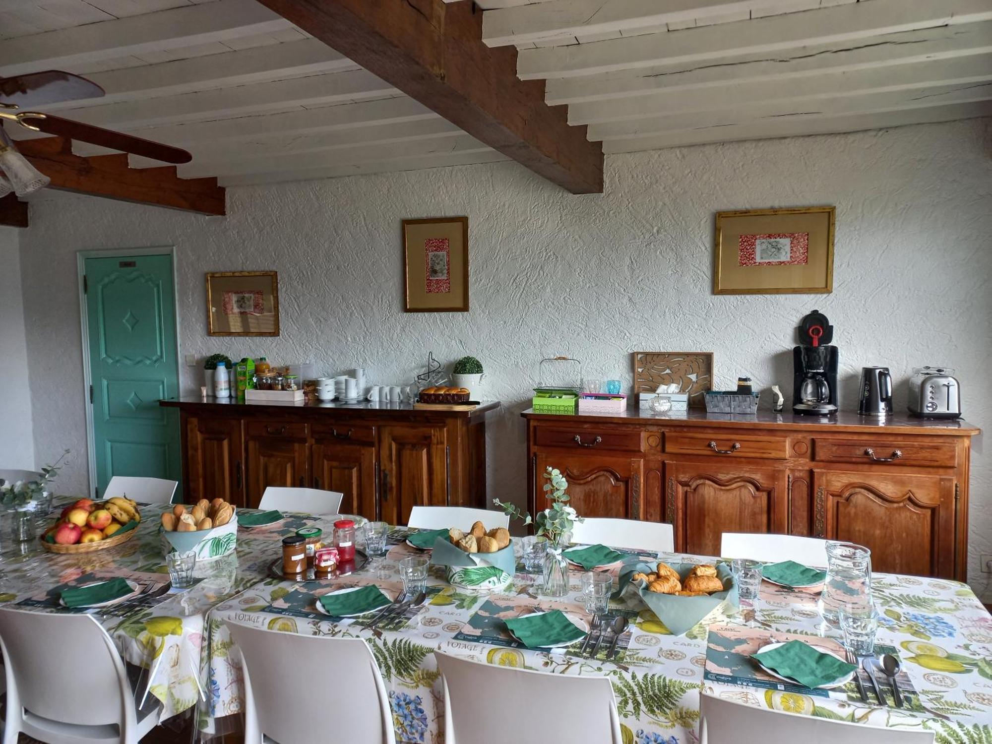 Domaine De Fontsauzine - Gites Et Chambre D'Hotes Genouille  Bagian luar foto