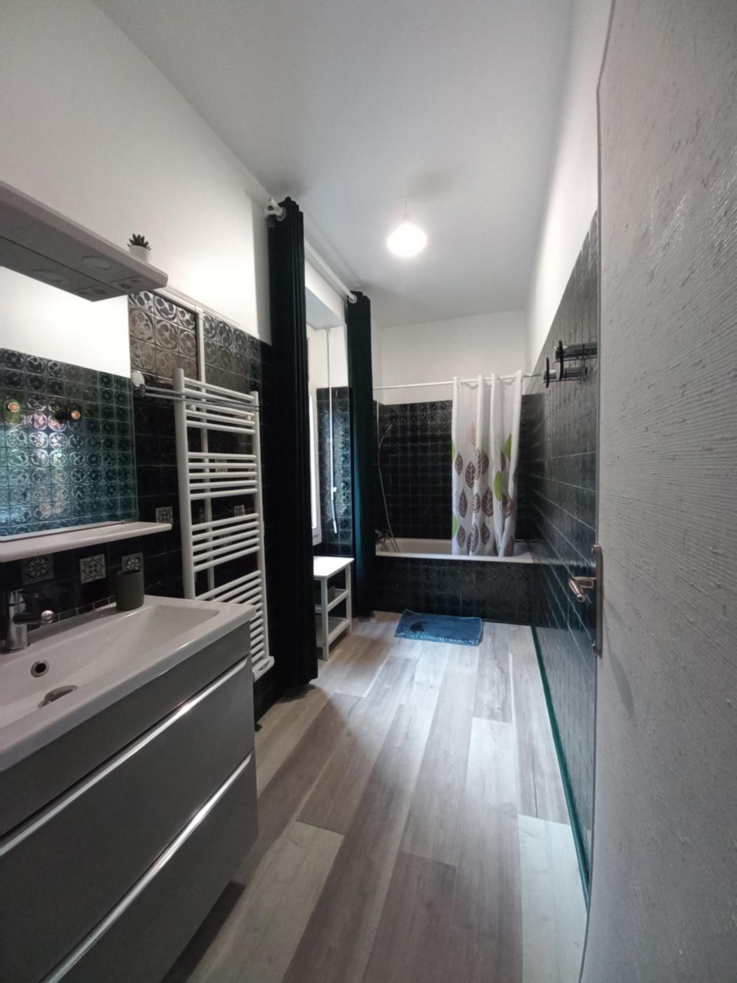Domaine De Fontsauzine - Gites Et Chambre D'Hotes Genouille  Bagian luar foto